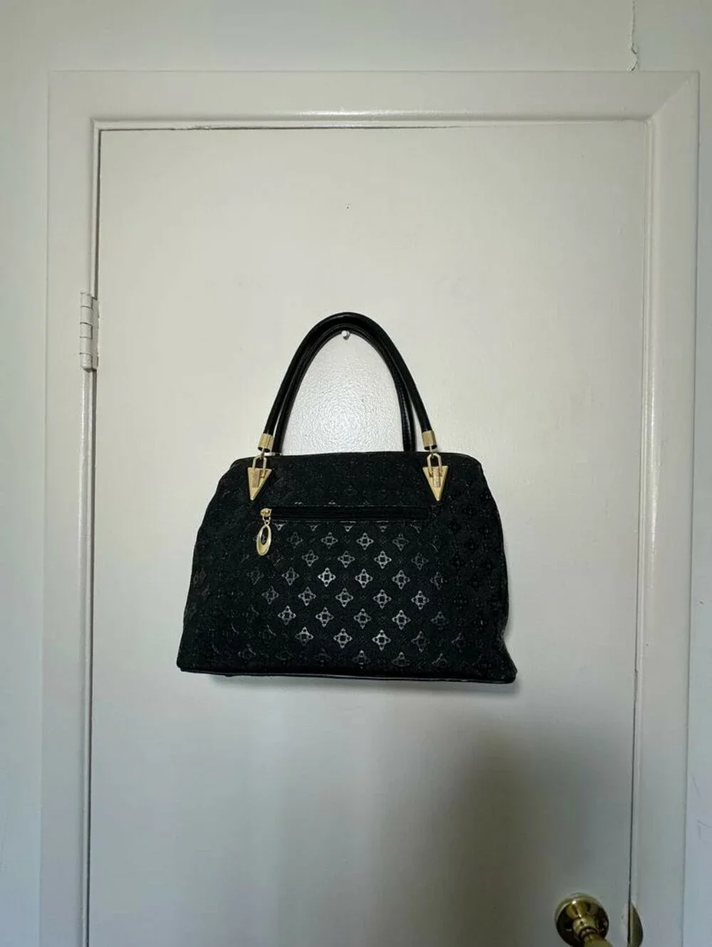 Black PU Leather Purse Handbag w/ Goldtone Hardware & Charm